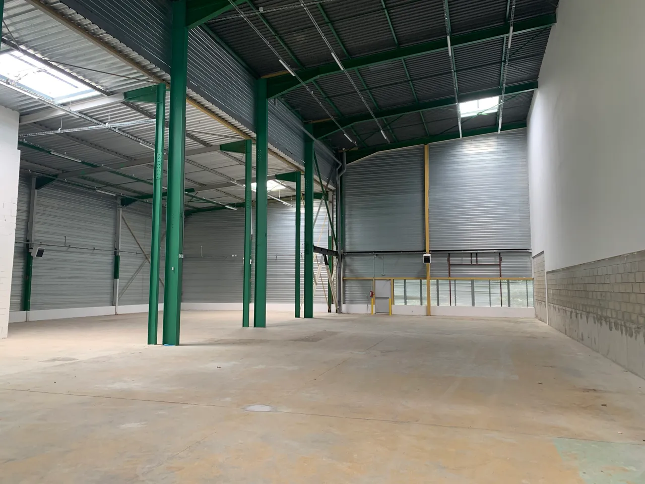 logistics - Warehouse / Offices For Rent - gallery - 6