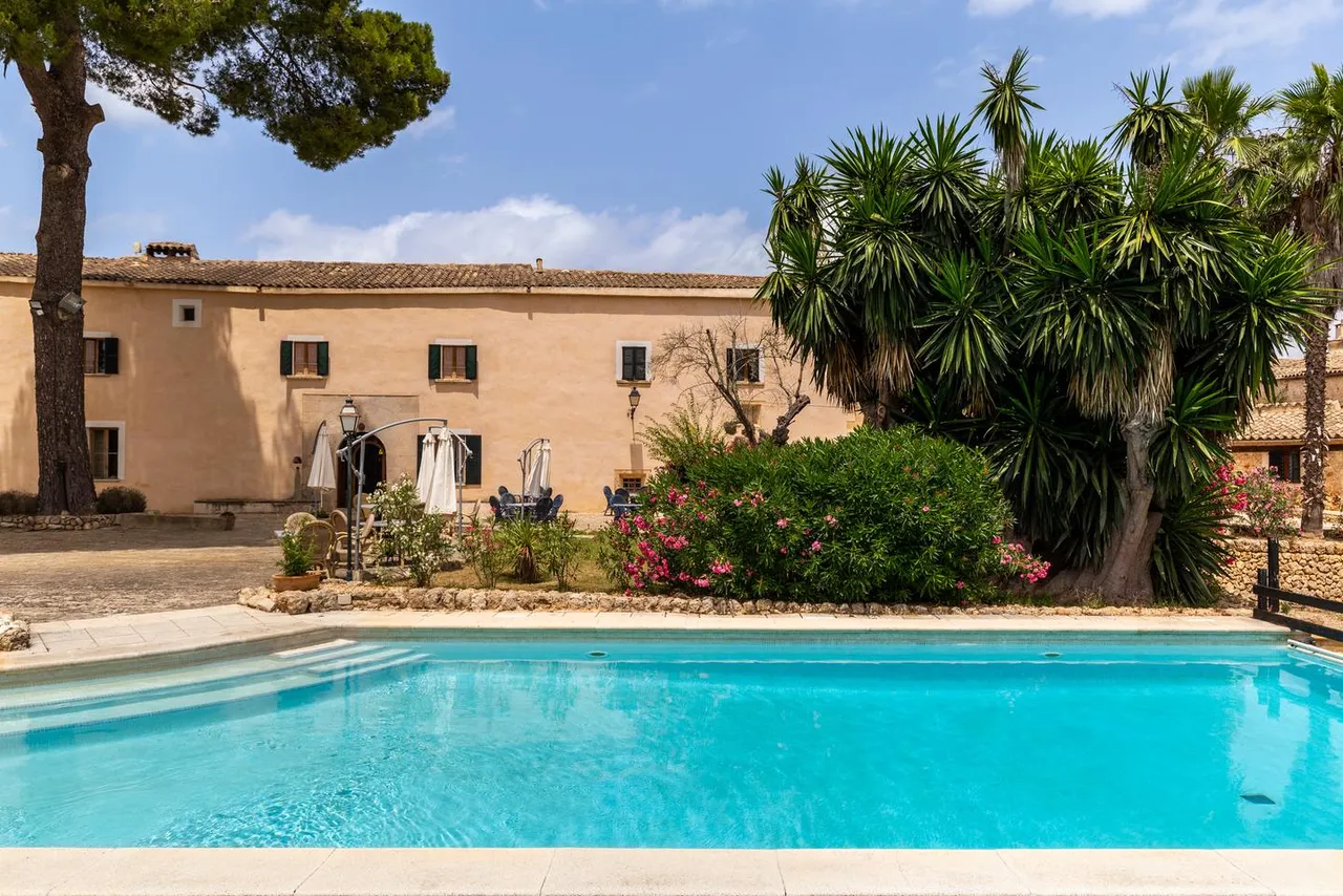 living - Hotel de 2,134m² en venta en Algaida, Islas Baleares - gallery - 10