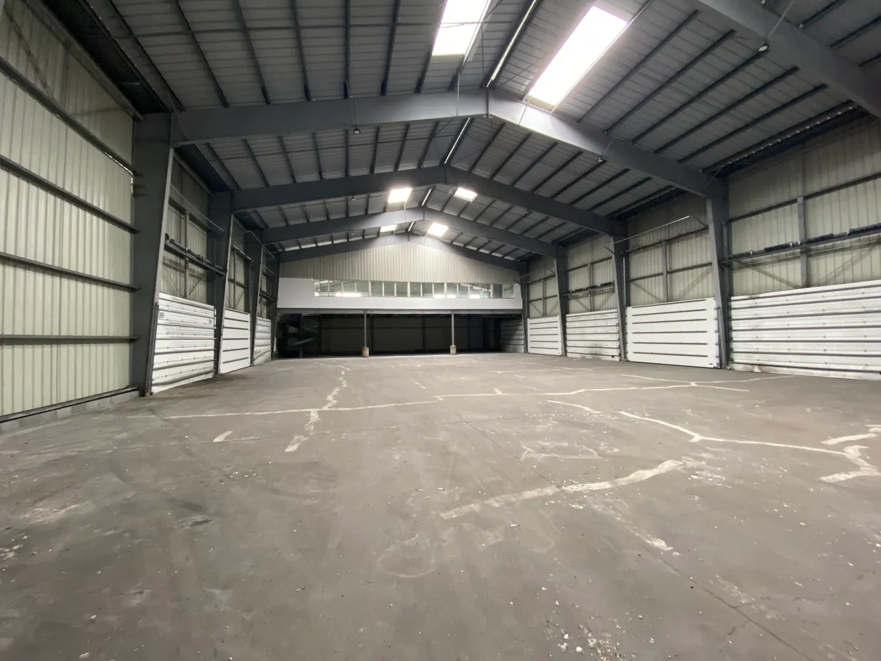logistics - Courier Warehouse For Rent - gallery - 5