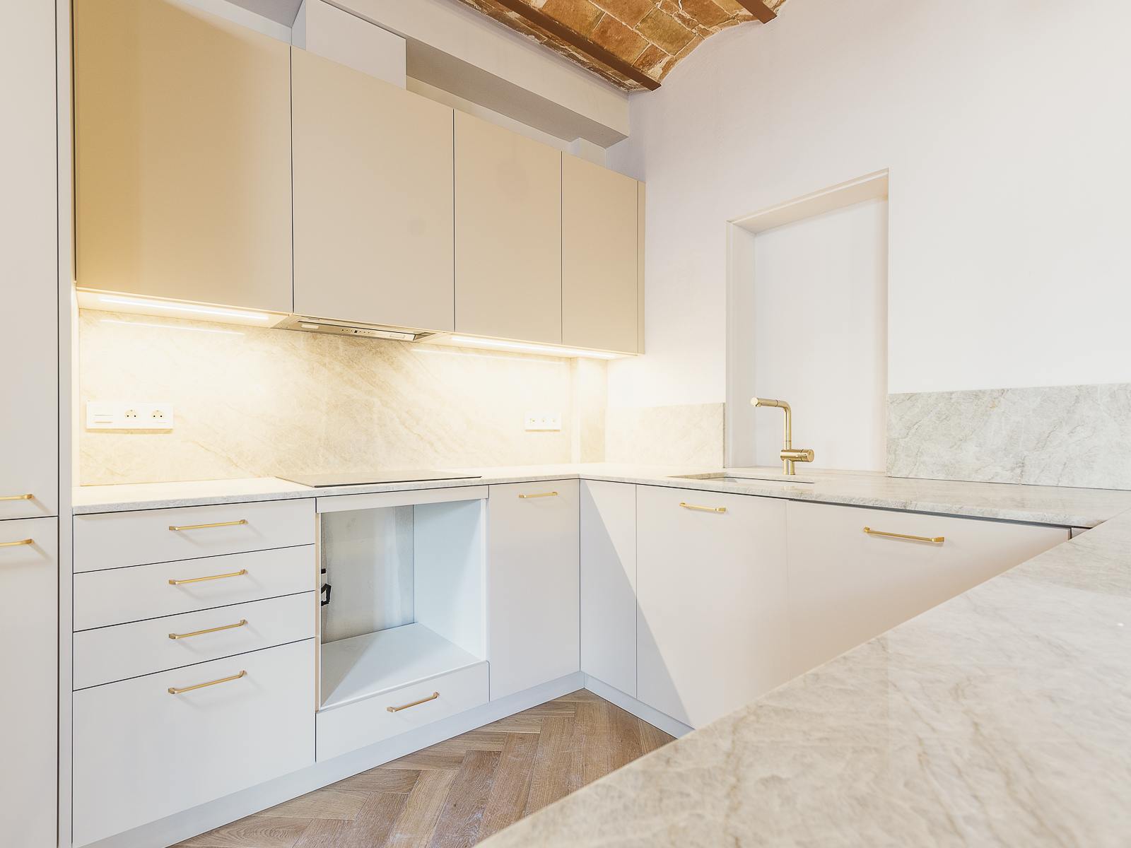 living - 108m² apartment with 6m² terrace for sale in Gótico - gallery thumbnail - 9