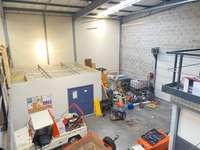 logistics - Activités / Bureaux À Louer - gallery thumbnail - 8