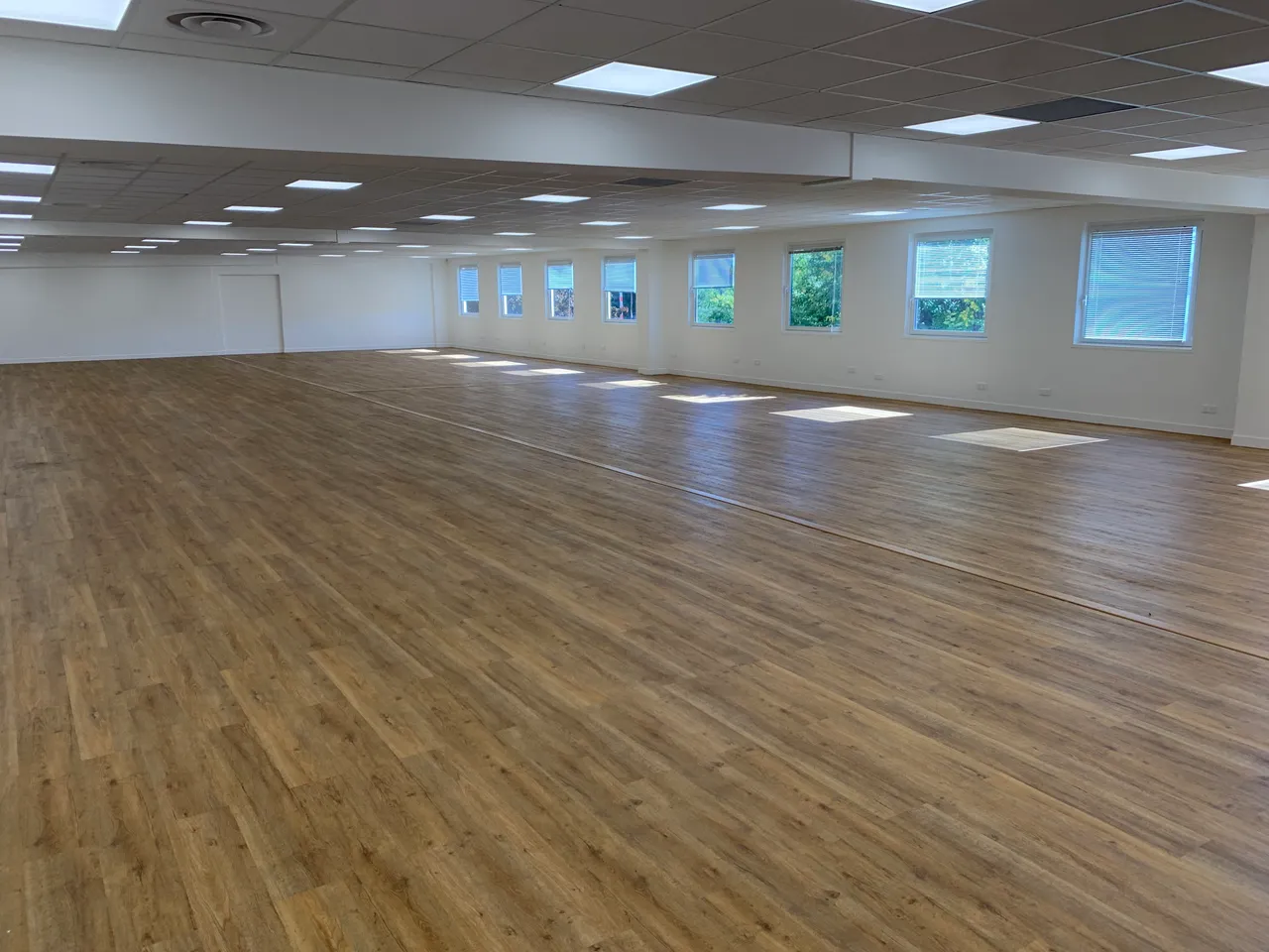 logistics - Entrepôt / Bureaux À Louer - gallery - 8
