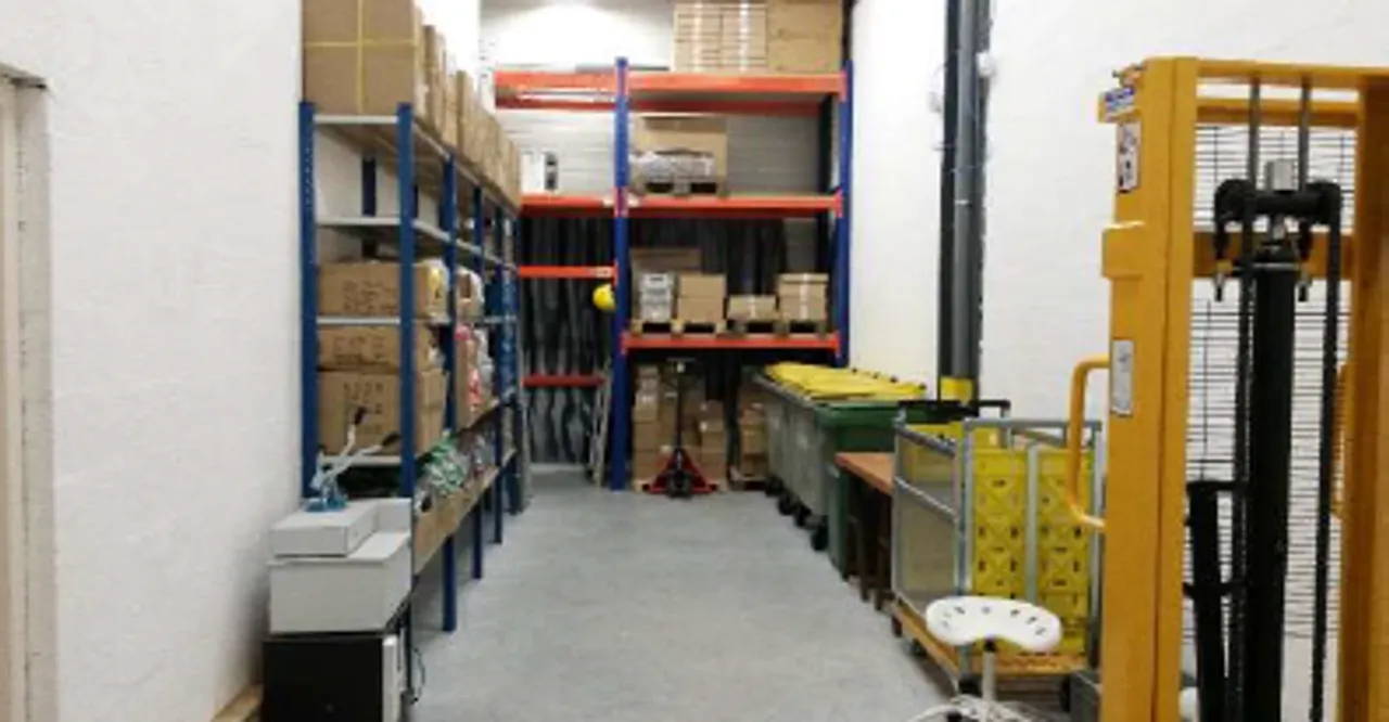 logistics - Light Industrial Premises / Offices For Rent - gallery - 3