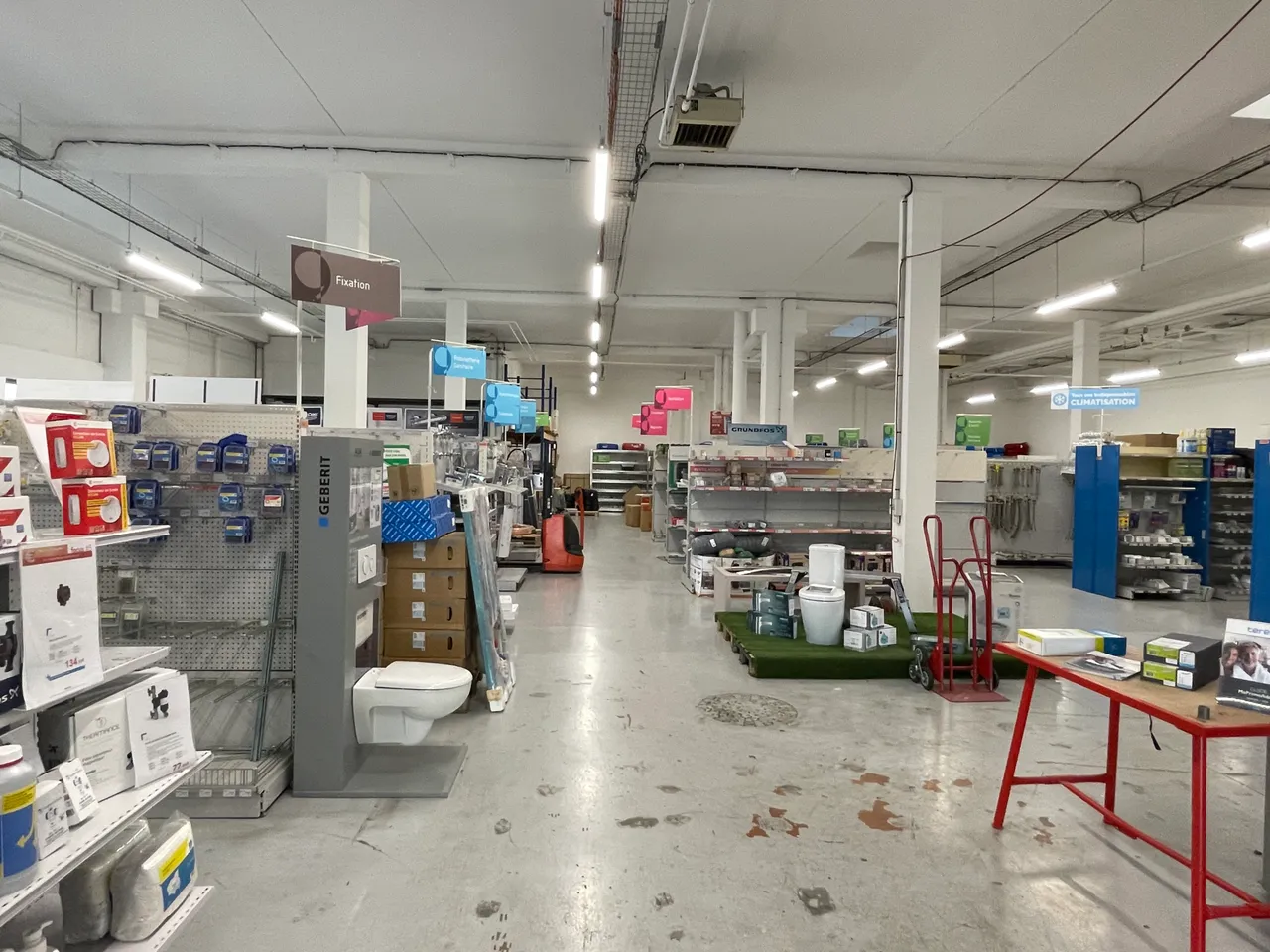 logistics - Local d’activités À Louer - gallery - 5