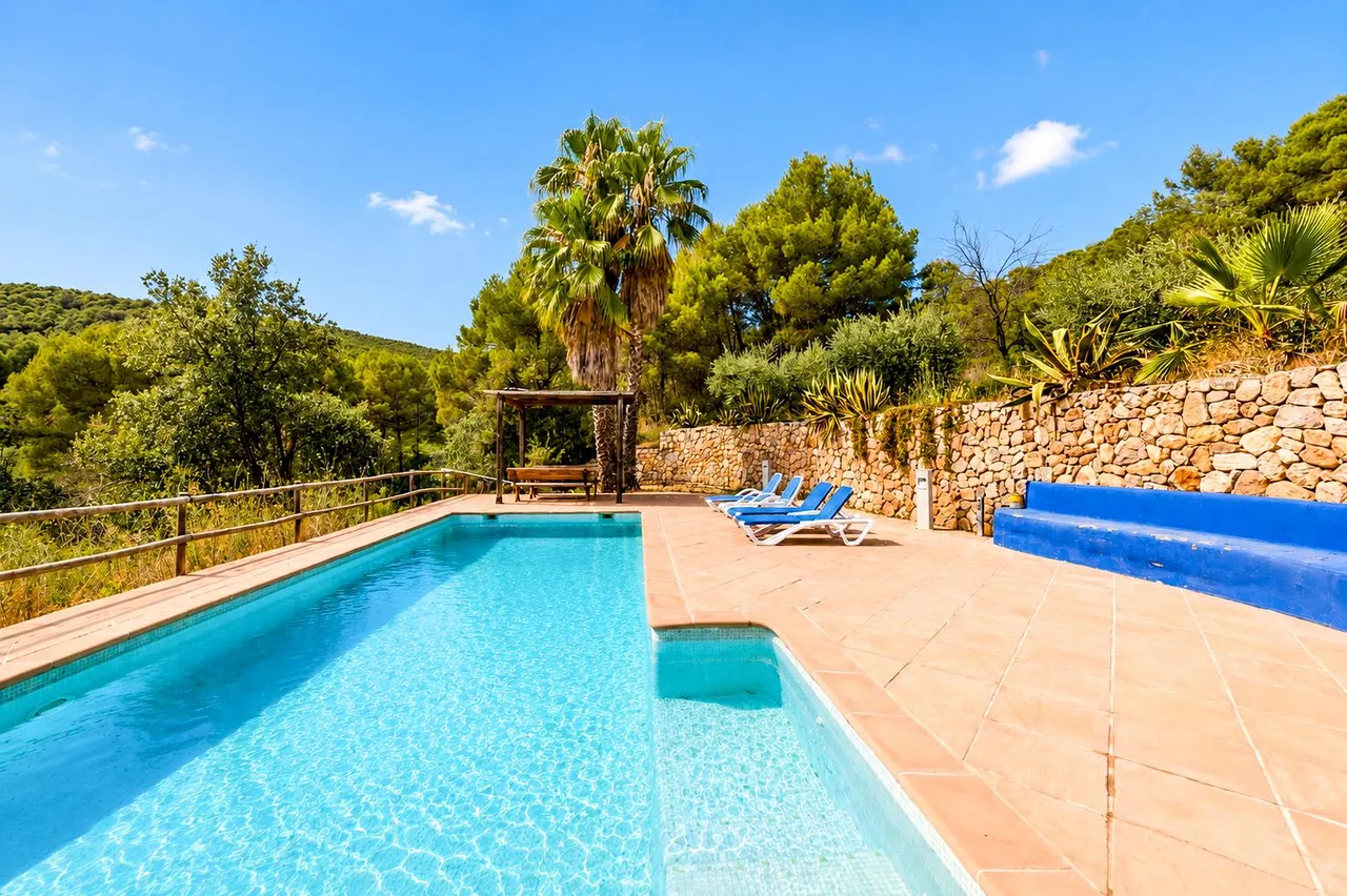 living - Casa rural de 692m² en venta en Penedès, Barcelona - gallery - 3