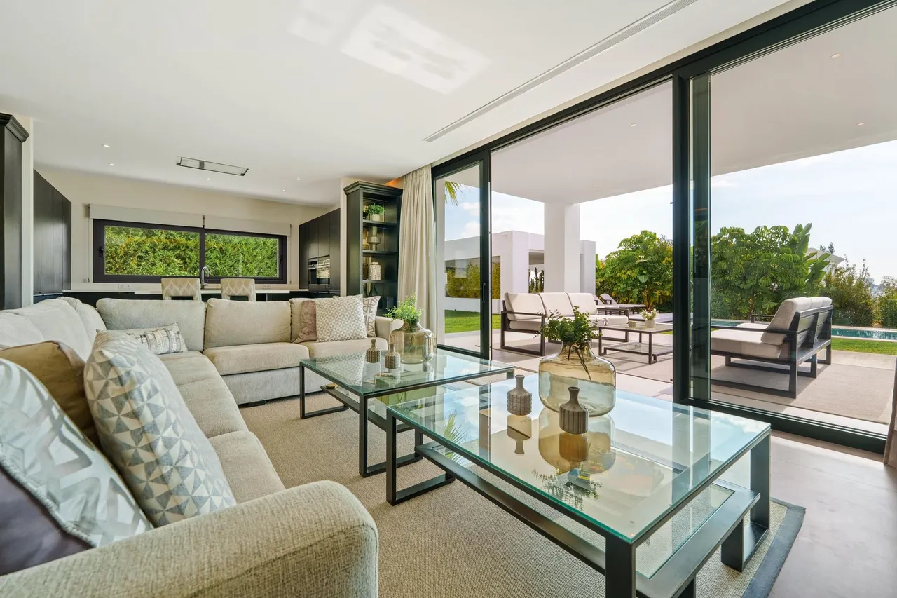 living - 581m² house / villa with 110m² terrace for sale in Benahavís - gallery - 3