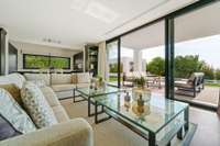 living - Casa / villa de 581m² con 110m² terraza en venta en Benahavís - gallery thumbnail - 3