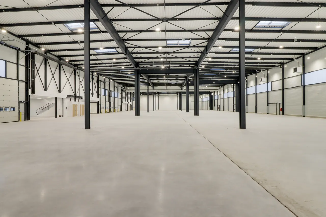 logistics - Light Industrial Premises / Offices For Rent - gallery - 3