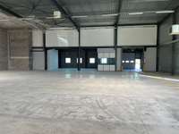 logistics - Local d’activités À Louer - gallery thumbnail - 2