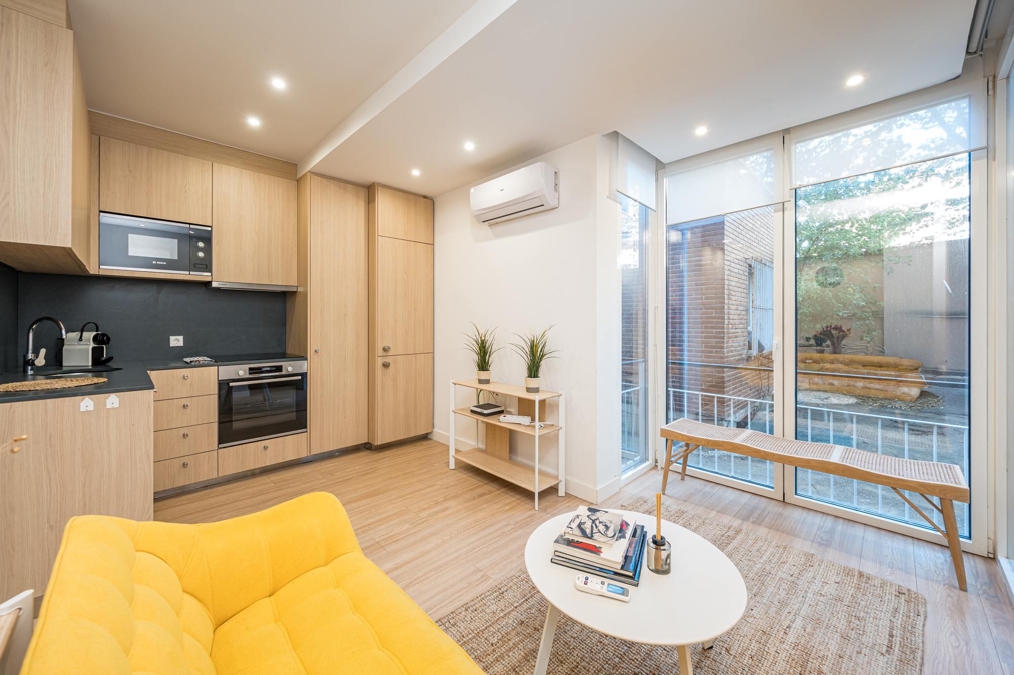 living - Piso de 47m² en venta en Hispanoamérica, Madrid - featured