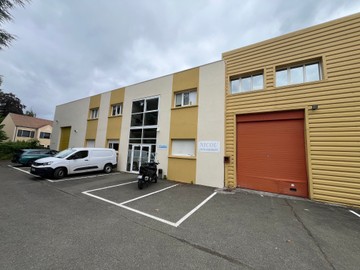logistics - Light Industrial Premises / Offices For Rent - featured