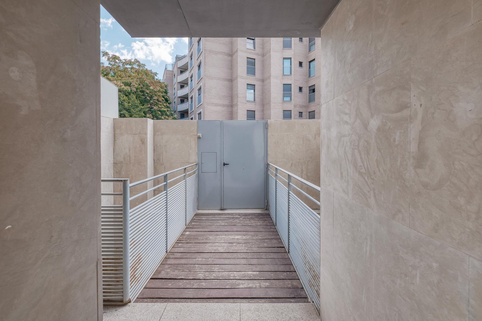 living - 367m² house / villa for sale in Hispanoamérica, Madrid - gallery thumbnail - 3