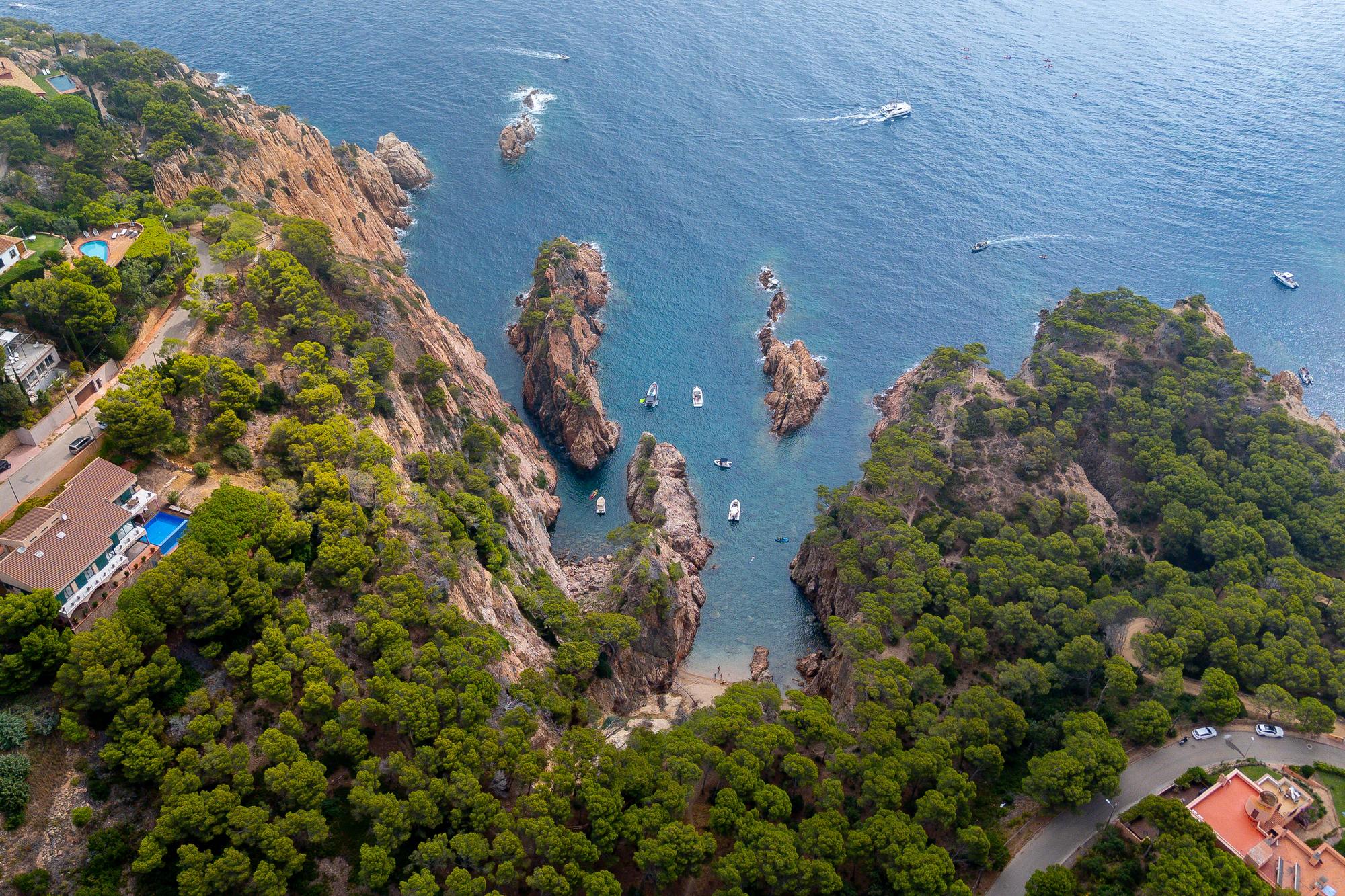 living - 1,610m² plot for sale in Tamariu, Costa Brava - gallery thumbnail - 10