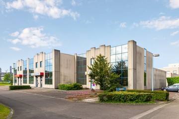 logistics - Activités / Bureaux À Louer - featured