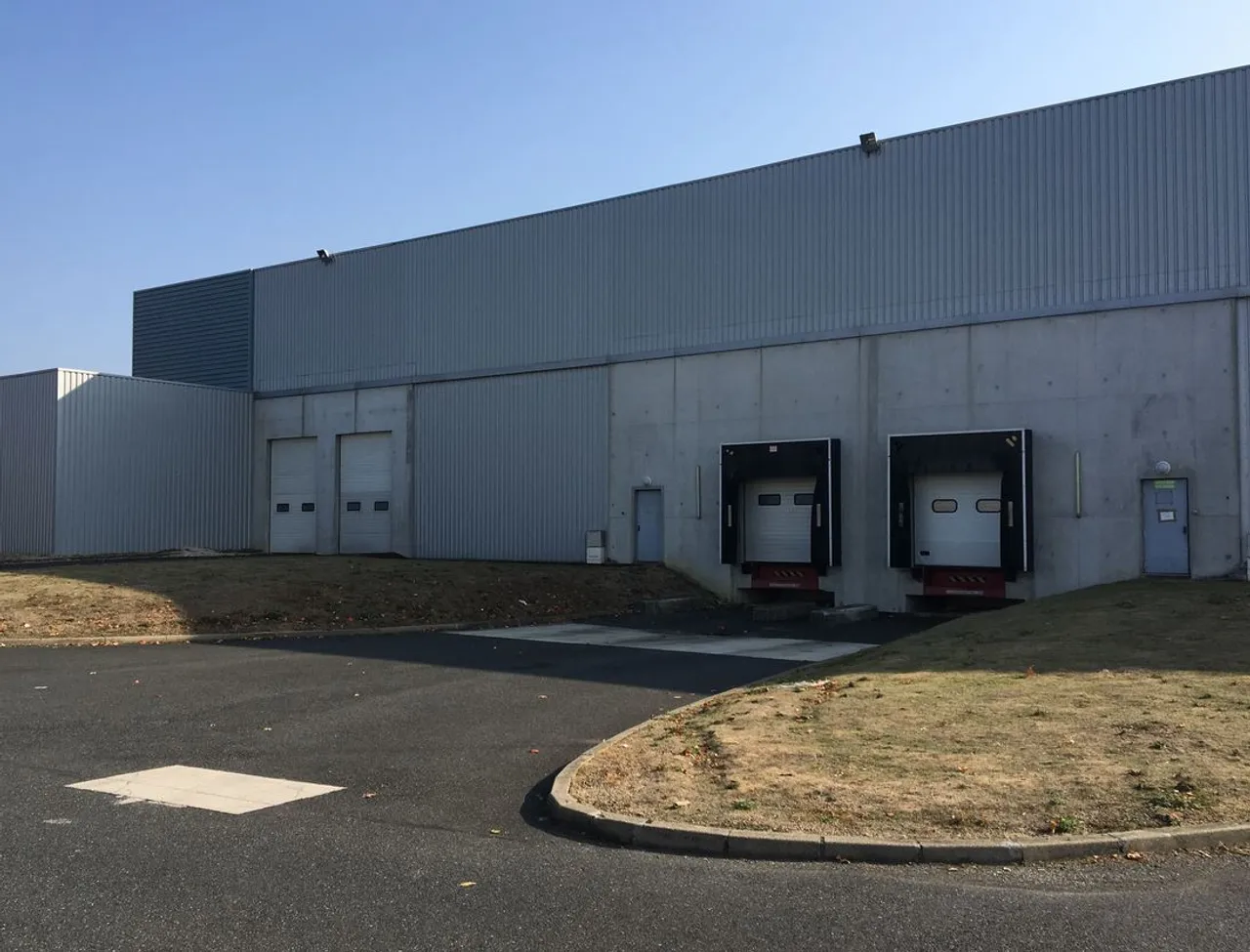 logistics - Entrepôt / Bureaux À Louer - gallery - 5
