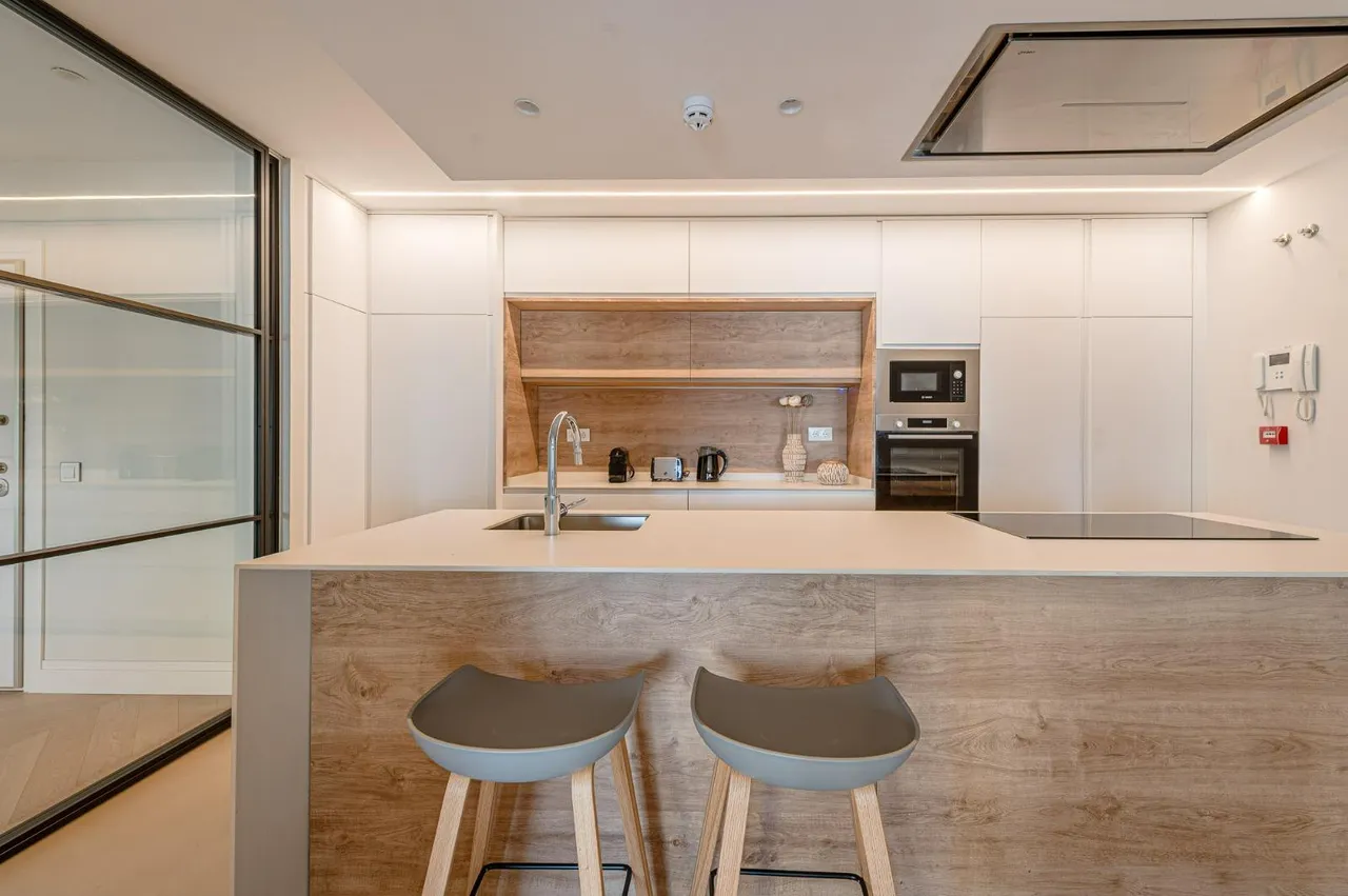 living - Piso de 250m² en alquiler en Sol, Madrid - gallery - 5