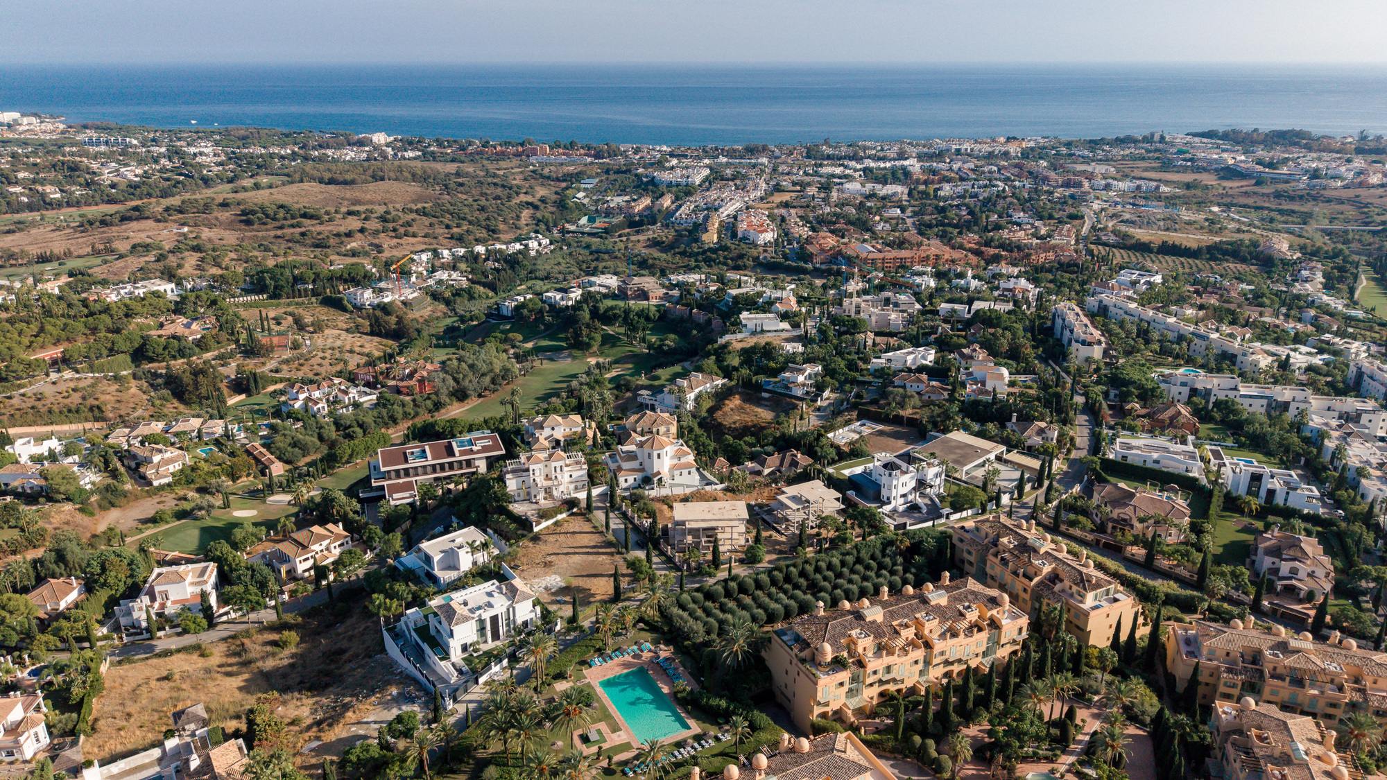 living - 119,512m² plot for sale in Benahavís, Costa del Sol - gallery thumbnail - 2