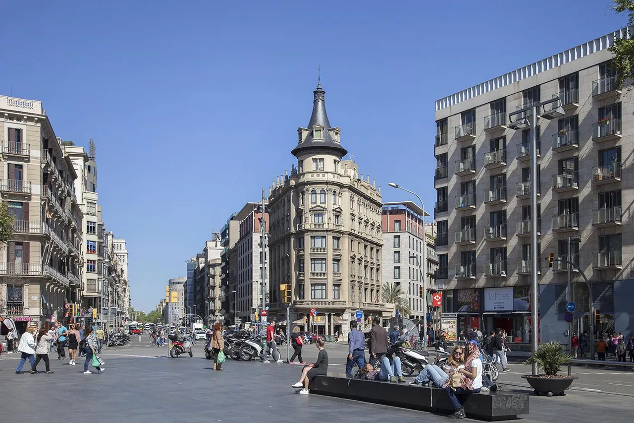 living - Piso de 86m² en venta en Sant Antoni, Barcelona - gallery - 8