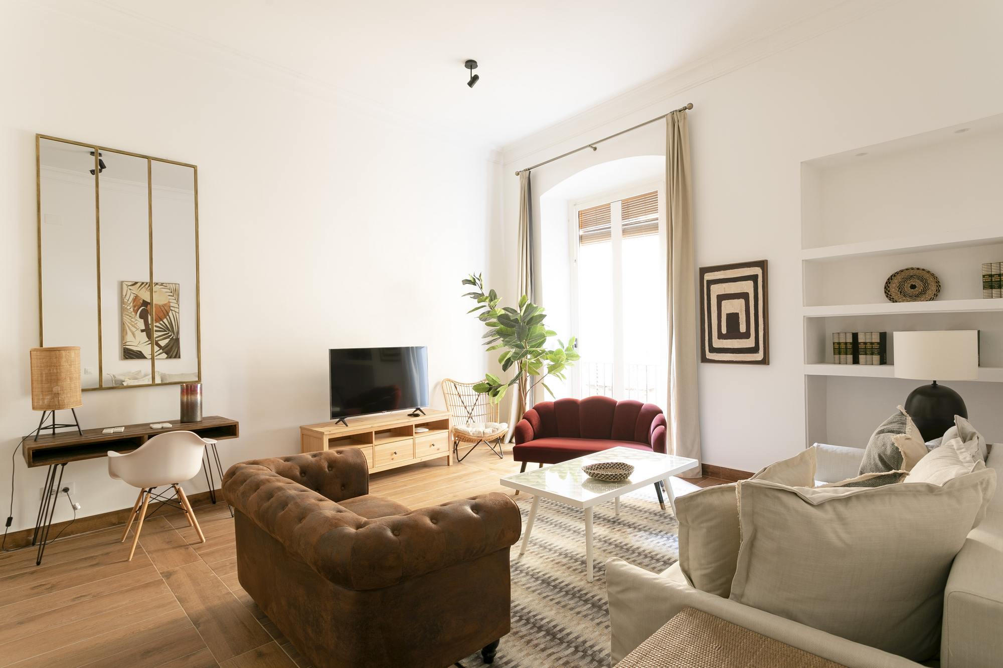living - 105m² apartment for sale in Gótico, Barcelona - gallery thumbnail - 9