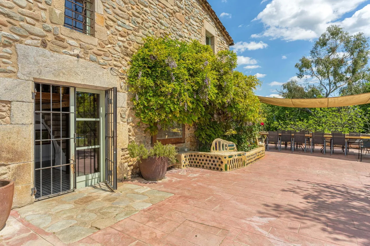 living - Casa rural de 470m² en venta en El Gironés, Girona - gallery - 8