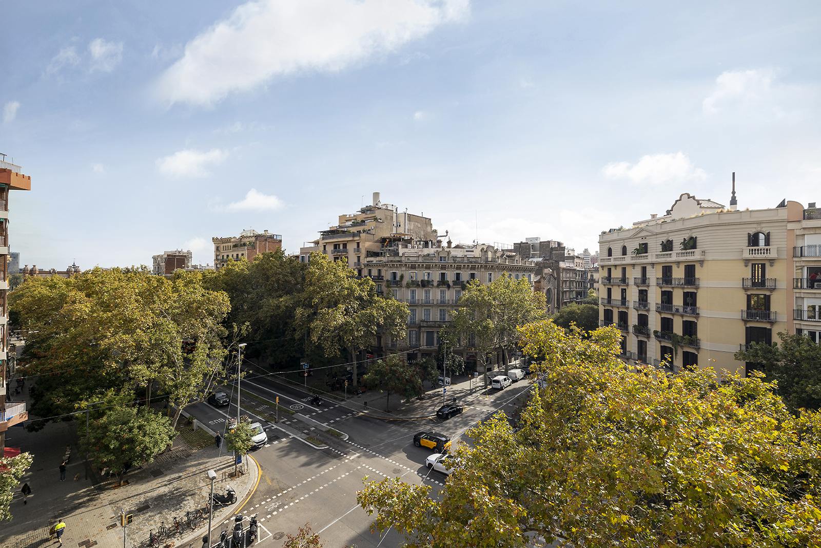 living - Piso de 130m² en venta en Eixample Derecho, Barcelona - gallery thumbnail - 4