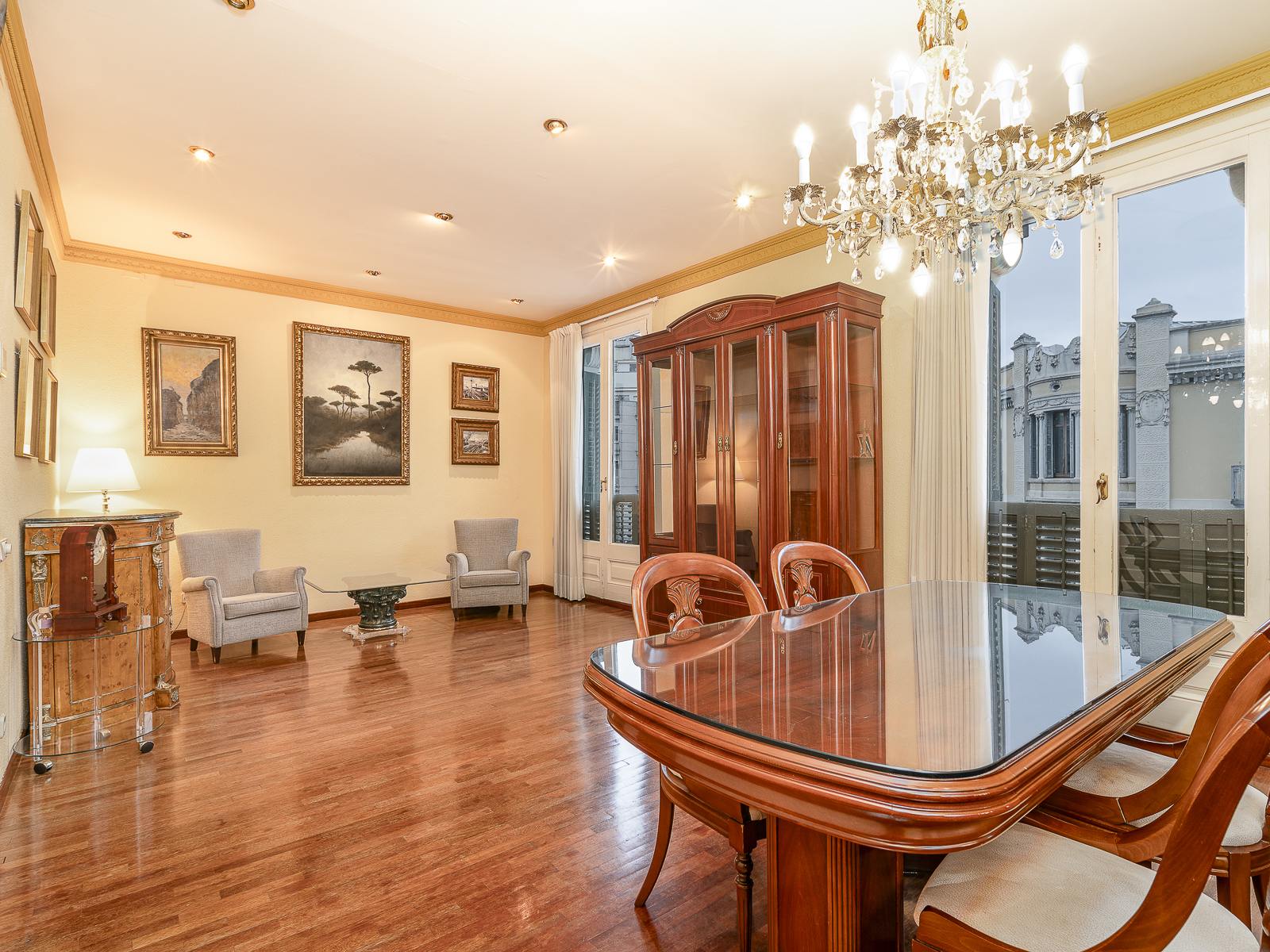 living - Piso de 114m² en venta en Eixample Izquierdo, Barcelona - gallery thumbnail - 2