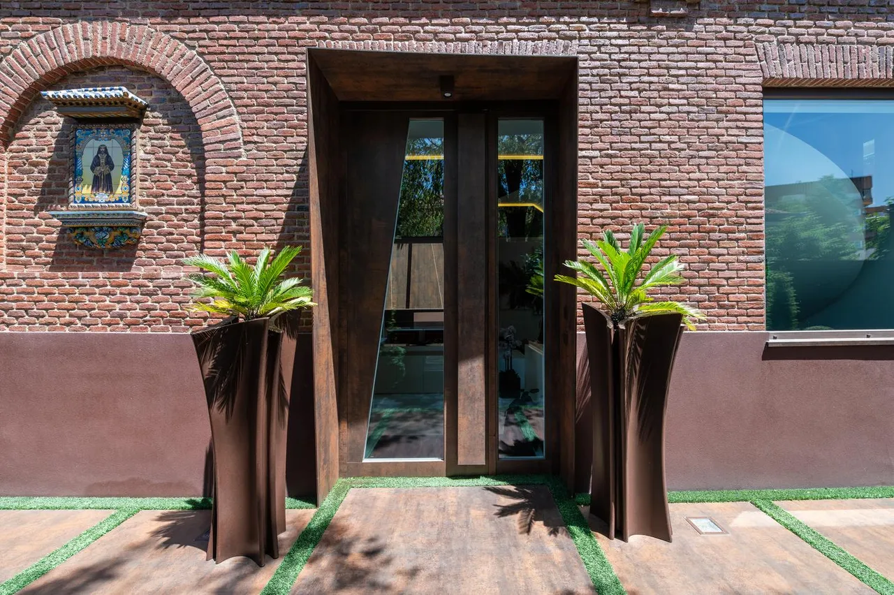 living - 450m² house / villa with 50m² garden for sale in Niño Jesús - gallery - 7