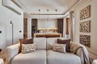 living - Piso de 133m² en venta en Universidad, Madrid - gallery thumbnail - 3