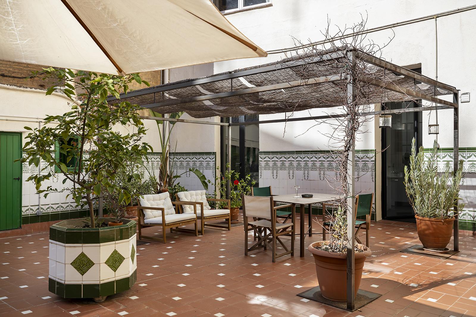 living - Piso de 197m² con 121m² terraza en venta en El Born - gallery thumbnail - 8