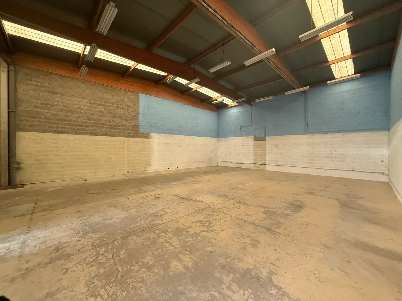logistics - Light Industrial Premises / Offices For Rent - gallery - 9