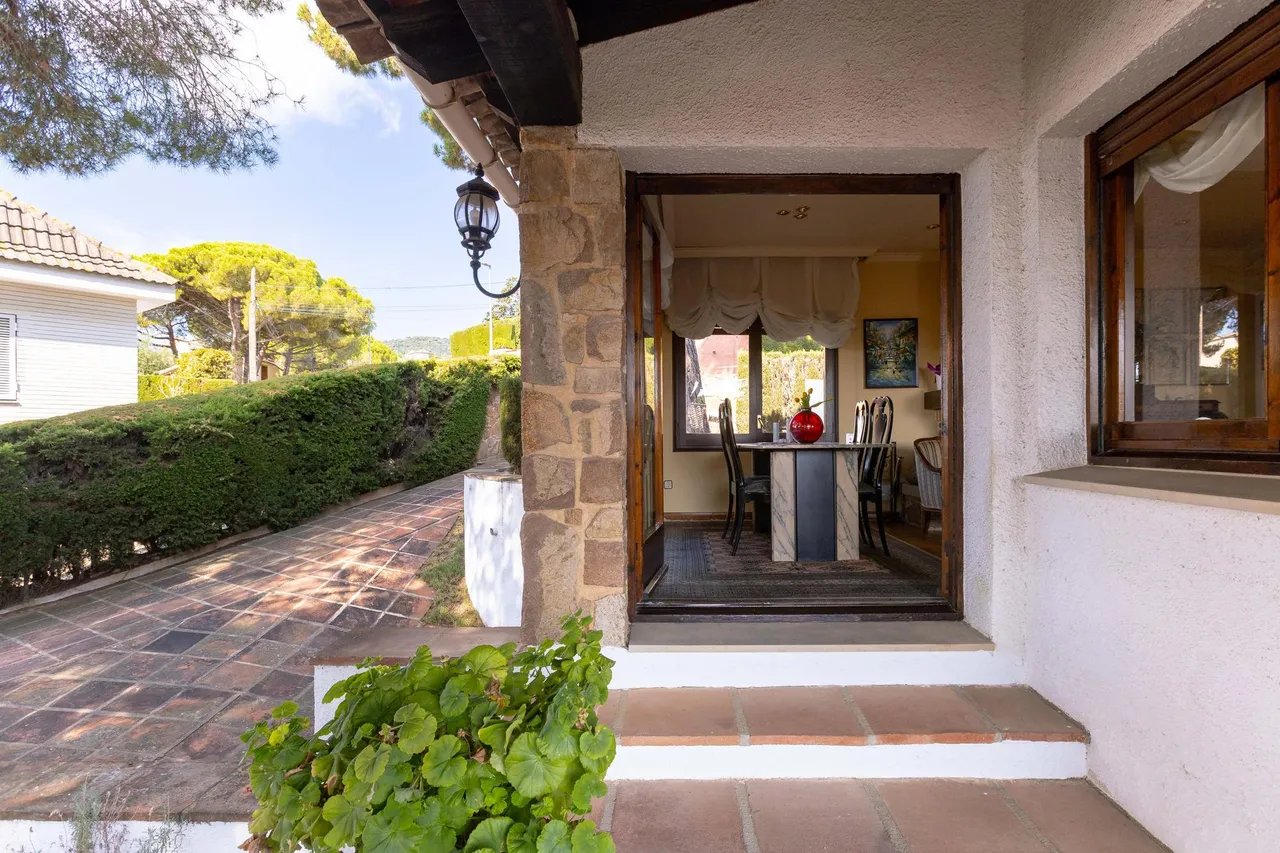 living - 252m² house / villa for sale in Vilassar de Dalt, Barcelona - gallery - 4