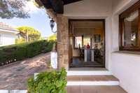 living - 252m² house / villa for sale in Vilassar de Dalt, Barcelona - gallery thumbnail - 4