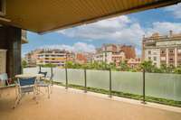 living - Piso de 160m² con 18m² terraza en venta en Eixample Izquierdo - gallery thumbnail - 5