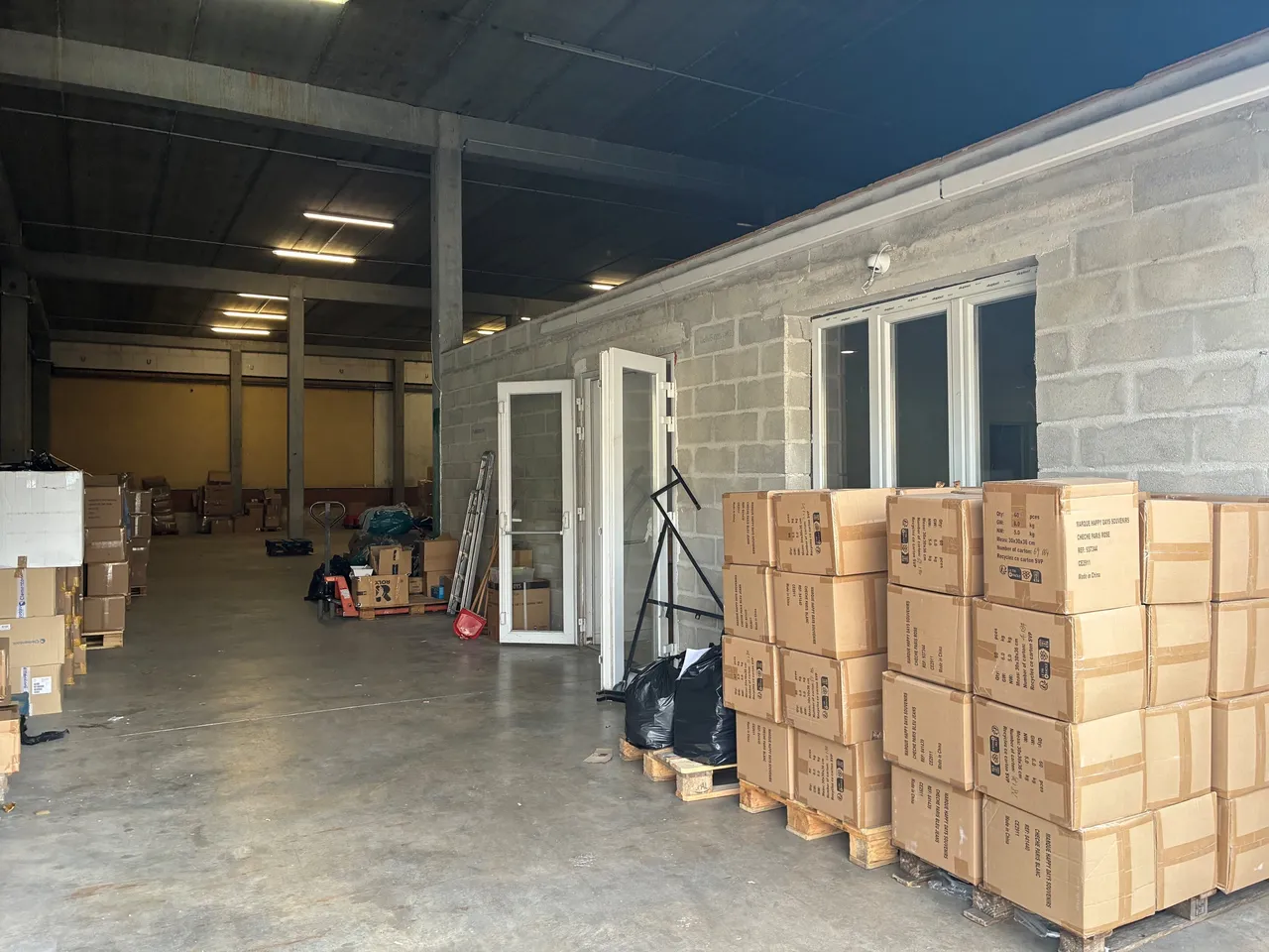 logistics - Entrepôt / Bureaux À Louer - gallery - 3