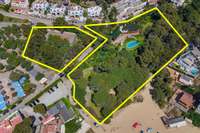 living - Casa / villa de 970m² en venta en Bahía de Rosas - gallery thumbnail - 1