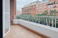 living - Piso de 379m² en venta en Goya, Madrid - gallery thumbnail - 10