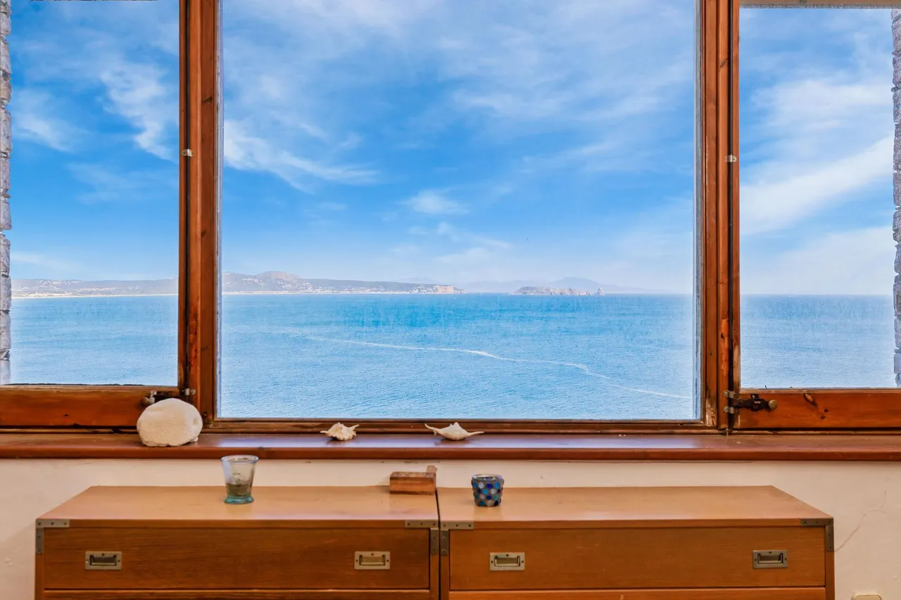 living - 131 m² house for sale in Sa Riera / Sa Tuna - gallery - 2