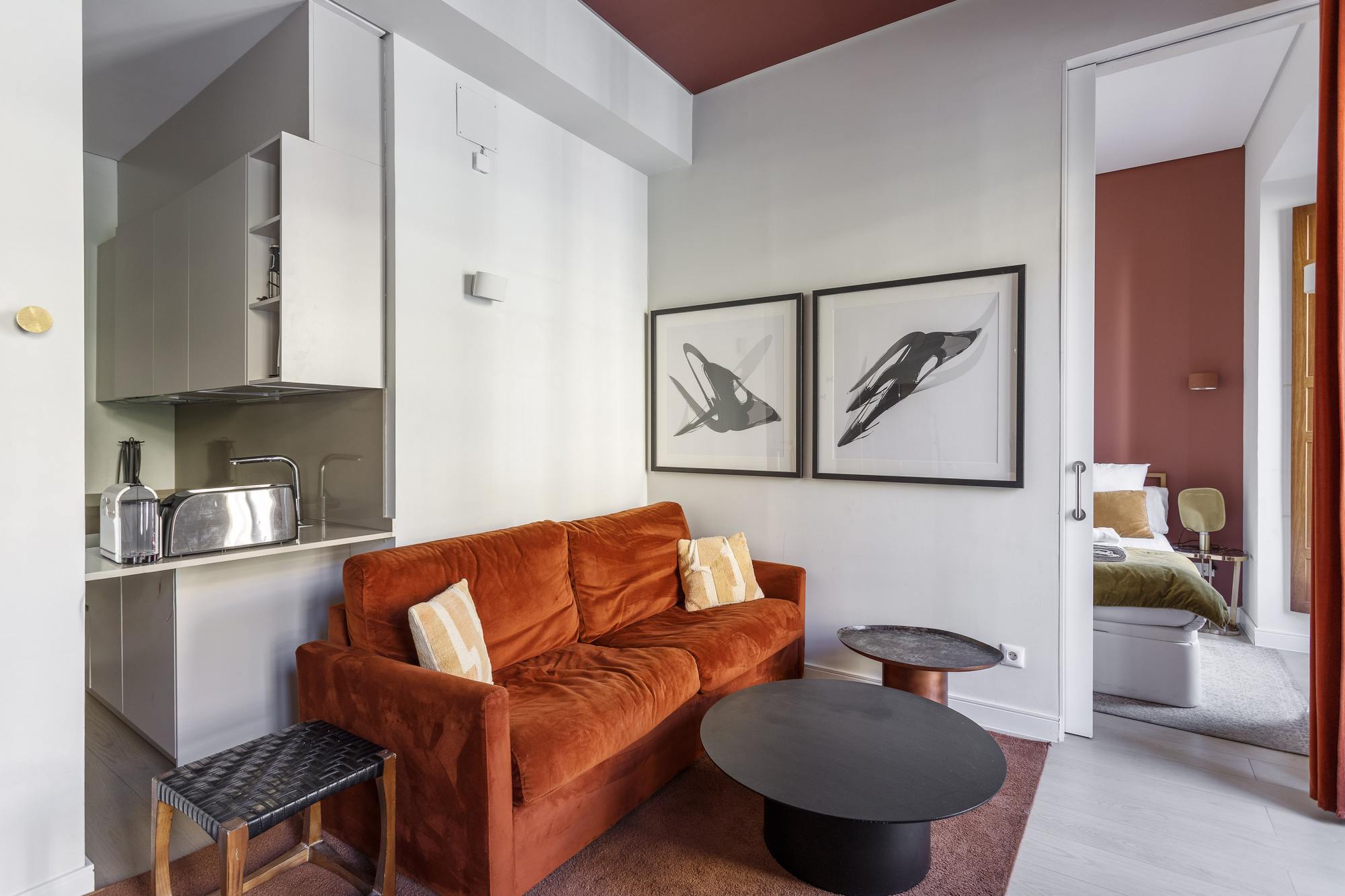 living - Piso de 88m² en alquiler en Malasaña, Madrid - gallery thumbnail - 1