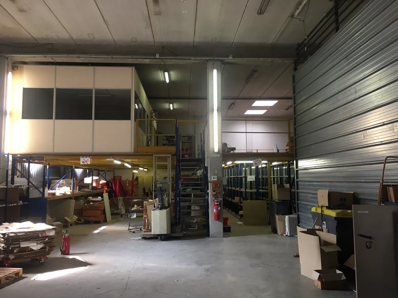 logistics - Light Industrial Premises / Offices For Sale - gallery - 4