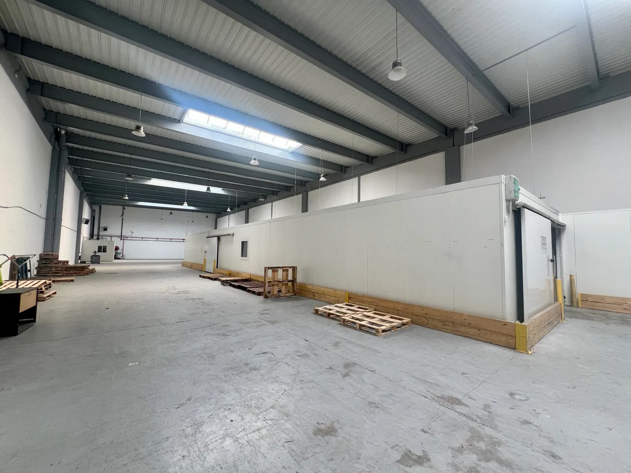 logistics - Activités / Bureaux À Louer - gallery - 2