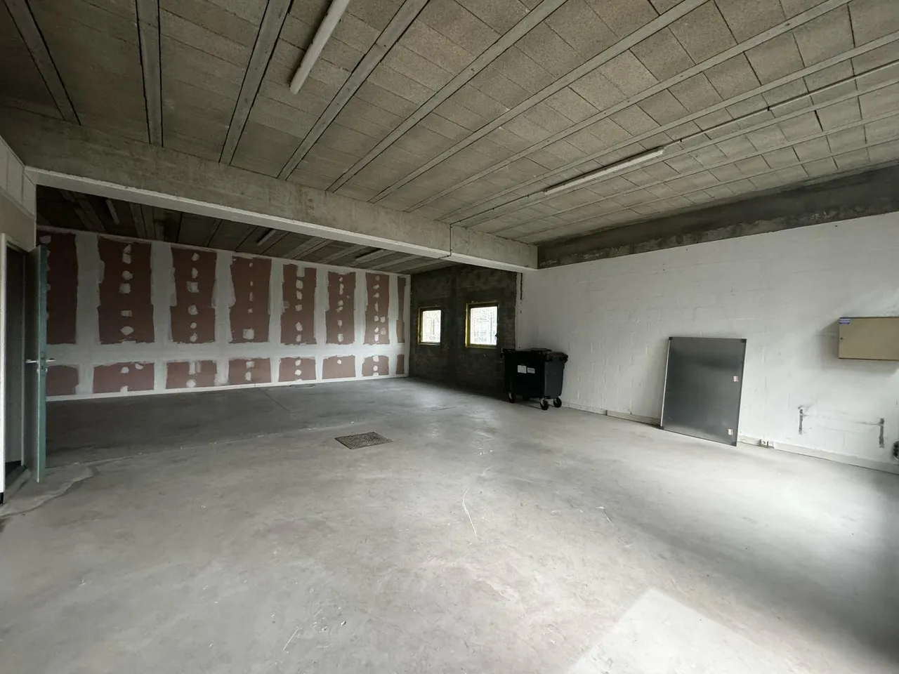 logistics - Light Industrial Premises / Offices For Rent - gallery - 7