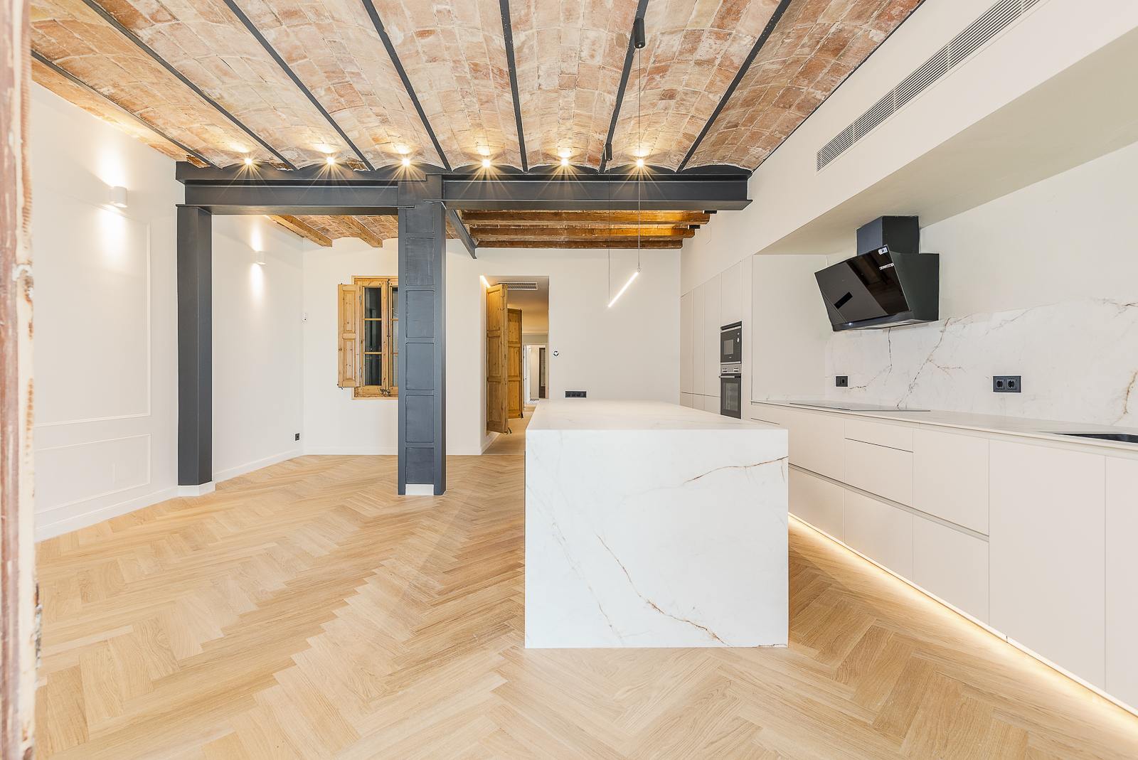 living - Piso de 140m² con 27m² terraza en venta en Eixample Izquierdo - gallery thumbnail - 9