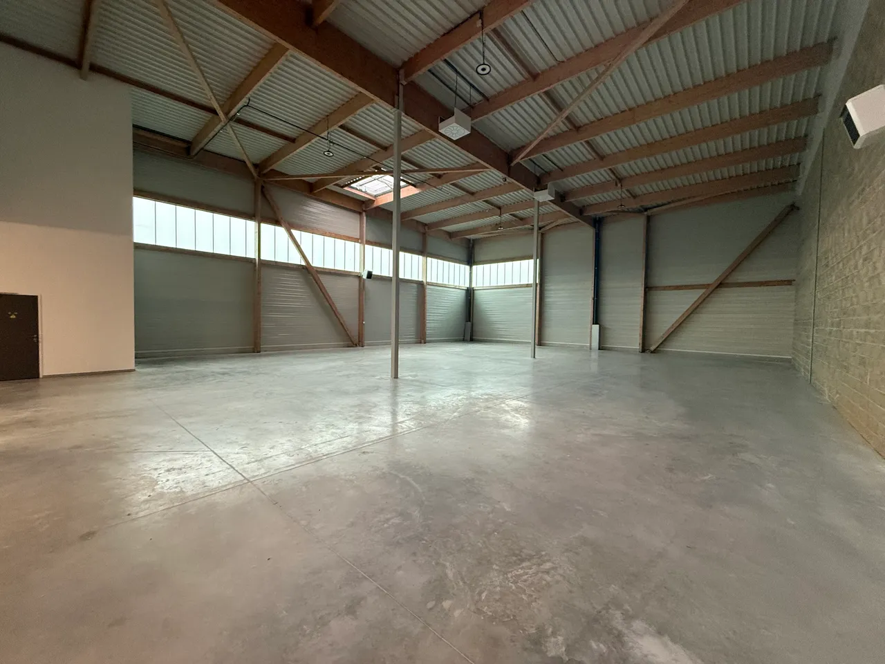 logistics - Activités / Bureaux À Louer - gallery - 5