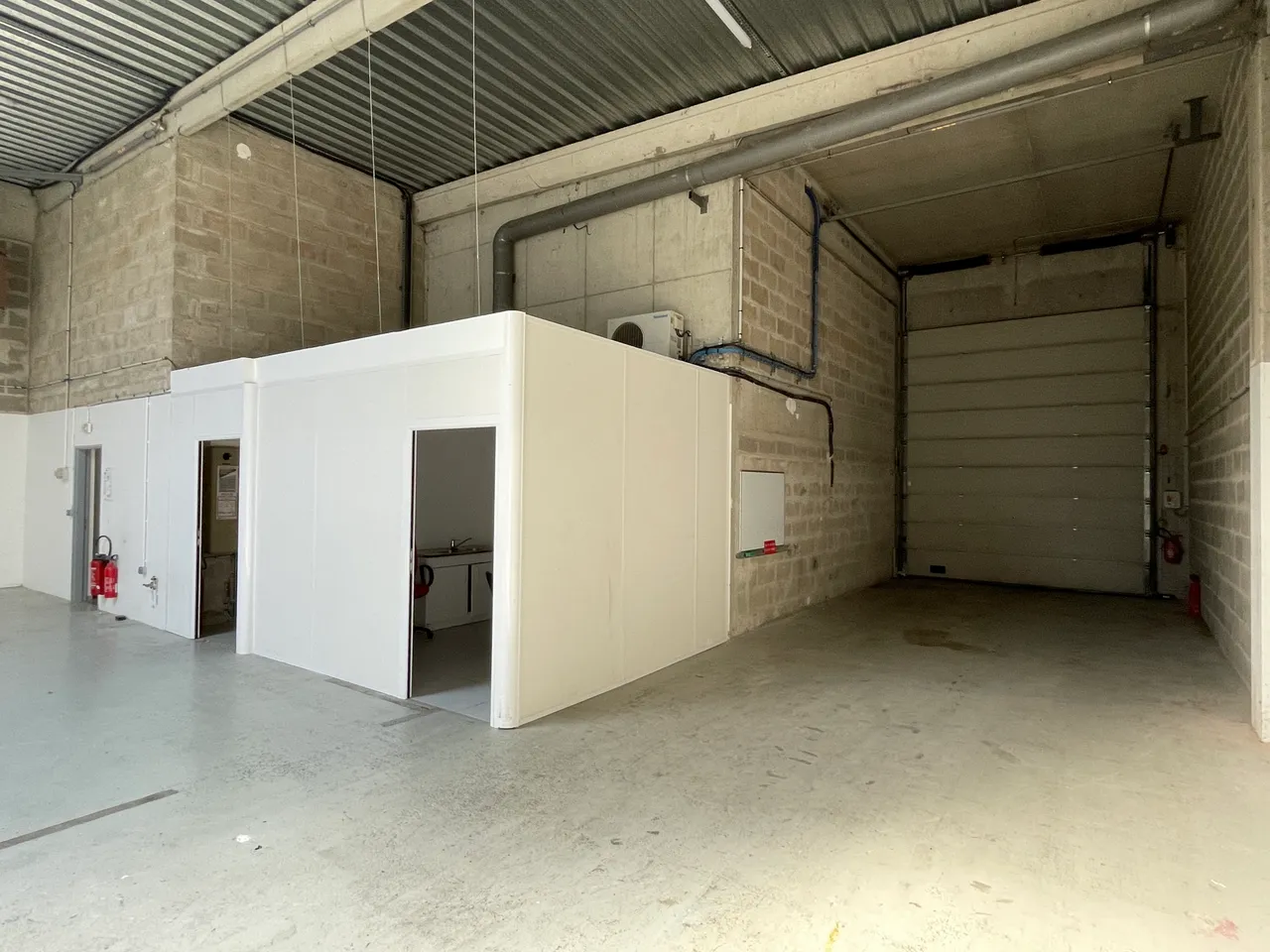 logistics - Local d’activités À Louer - gallery - 4