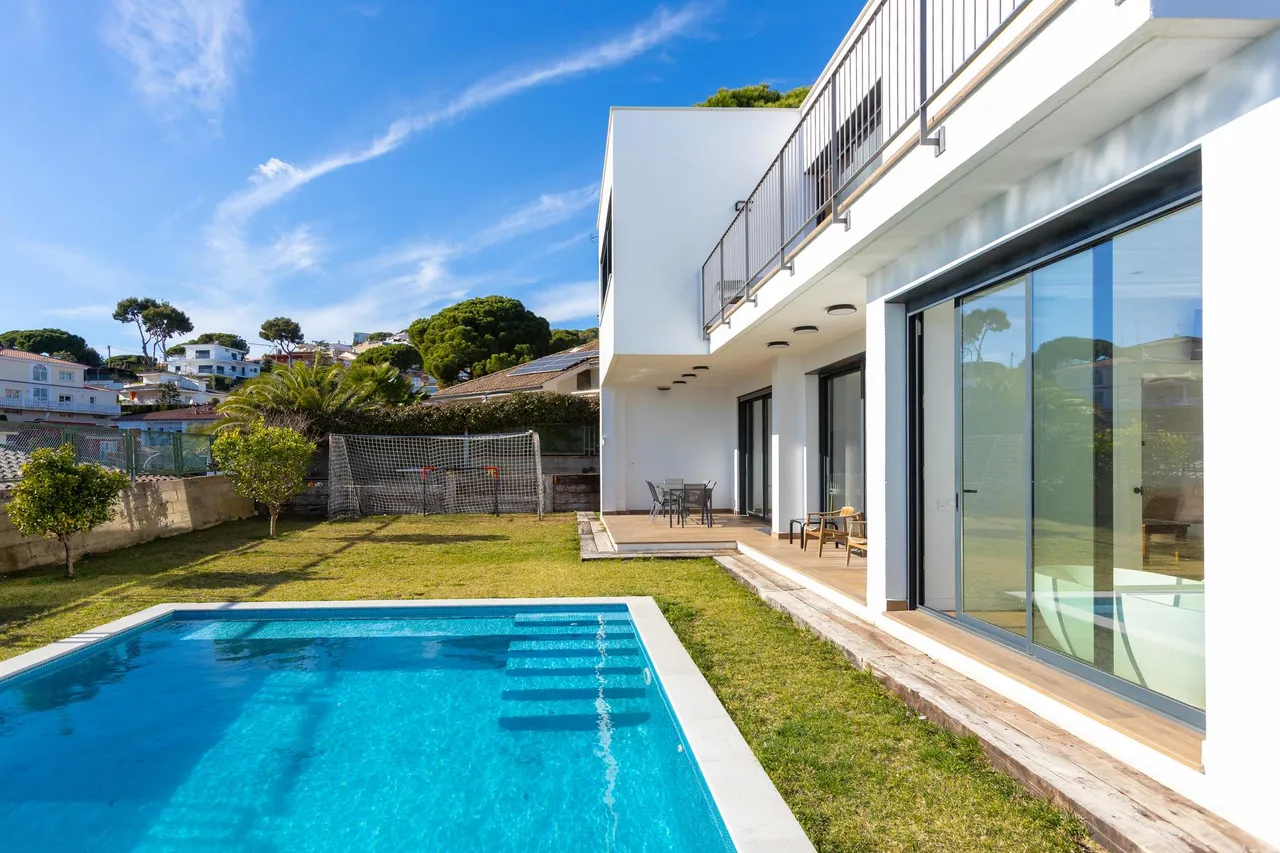 living - 382m² house / villa for sale in Premià de Dalt, Barcelona - gallery - 3