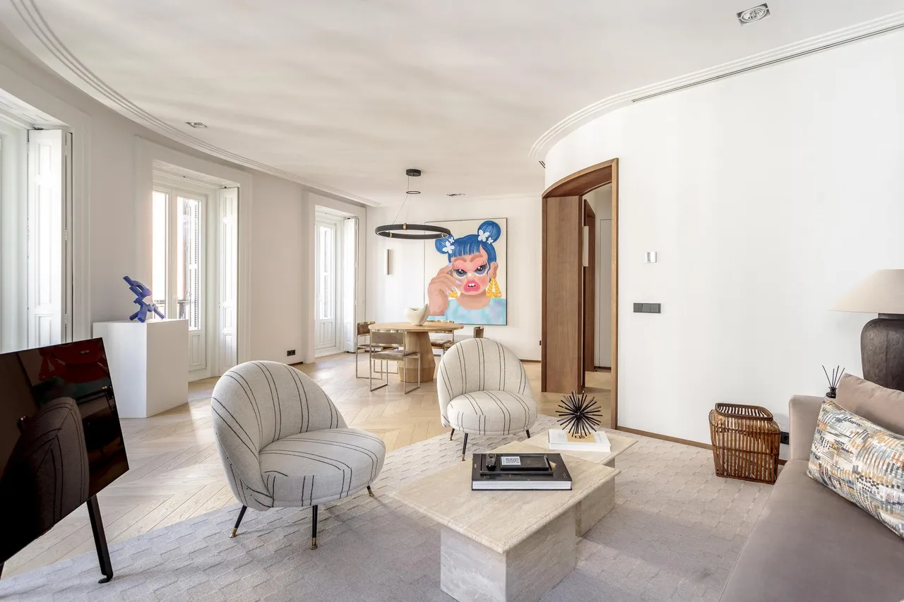 living - 160m² apartment for rent in Cortes / Huertas, Madrid - gallery - 4