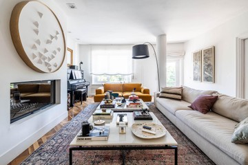 living - Piso de 453m² en venta en Argüelles, Madrid - featured