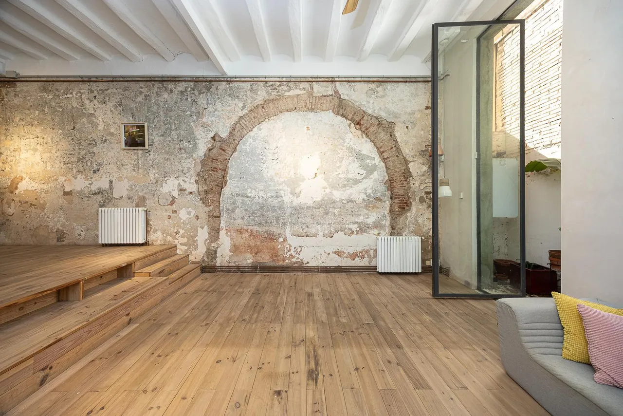 living - Piso de 163m² en venta en El Raval, Barcelona - gallery - 9