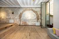 living - Piso de 163m² en venta en El Raval, Barcelona - gallery thumbnail - 9