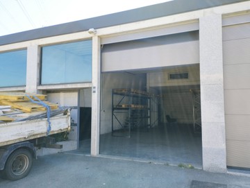 logistics - Activités / Bureaux À Louer - featured
